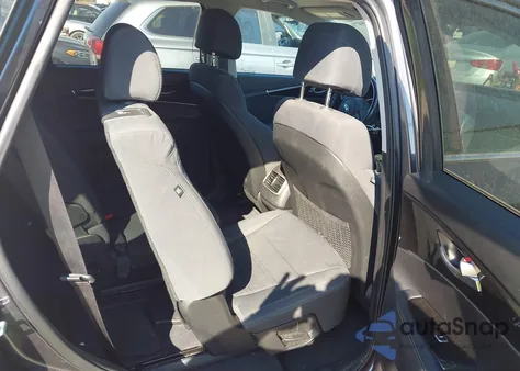 2017 Kia Sorento 3.3L Lx z USA, uszkodzony, nr VIN 5XYPG4A57HG222469